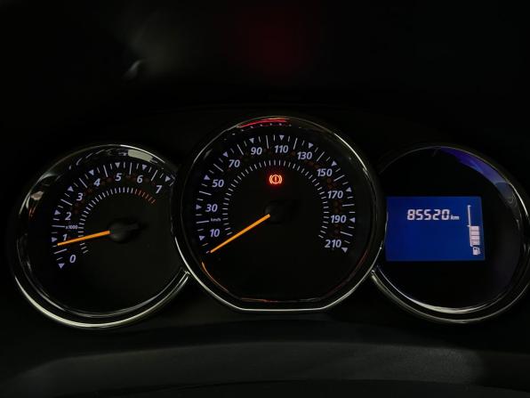 Renault Sandero II с пробегом 2015 года, цена 897 000 рублей, 85518 км, хэтчбек, Автокод Объявления