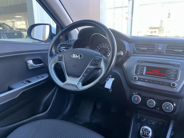 Kia Rio III Рестайлинг с пробегом 2016 года, цена 1 119 000 рублей, 54136 км, хэтчбек, Автокод Объявления