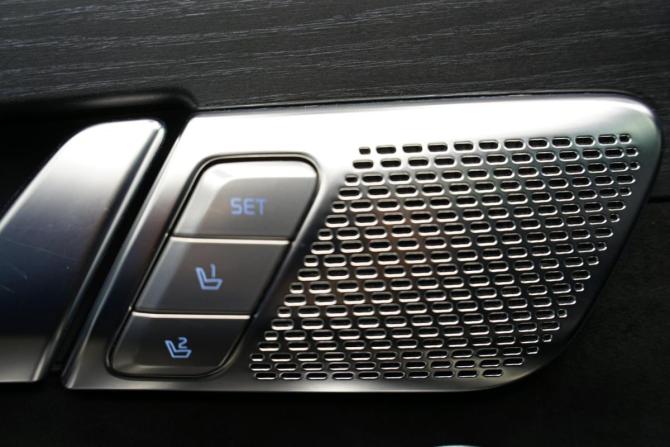 Kia Mohave I Рестайлинг 2 с пробегом 2023 года, цена 5 890 000 рублей, 53000 км, внедорожник, Автокод Объявления