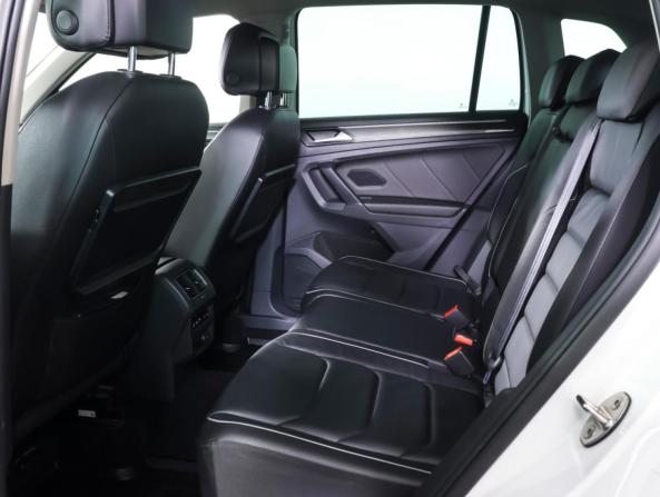Volkswagen Tiguan II с пробегом 2017 года, цена 2 450 000 рублей, 123730 км, внедорожник, Автокод Объявления
