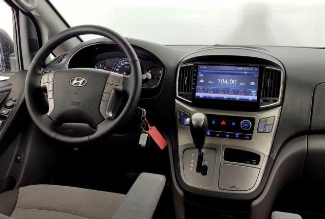 Hyundai H-1 II с пробегом 2015 года, цена 1 640 000 рублей, 352777 км, минивэн, Автокод Объявления