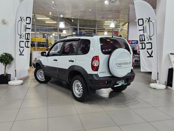 Chevrolet Niva I Рестайлинг с пробегом 2015 года, цена 739 000 рублей, 116435 км, внедорожник, Автокод Объявления