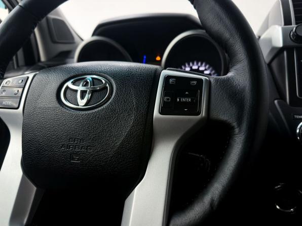 Toyota Land Cruiser Prado 150 Series Рестайлинг 1 с пробегом 2016 года, цена 3 199 000 рублей, 259000 км, внедорожник, Автокод Объявления