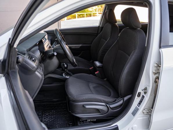Kia Rio III Рестайлинг с пробегом 2016 года, цена 1 280 000 рублей, 174590 км, хэтчбек, Автокод Объявления