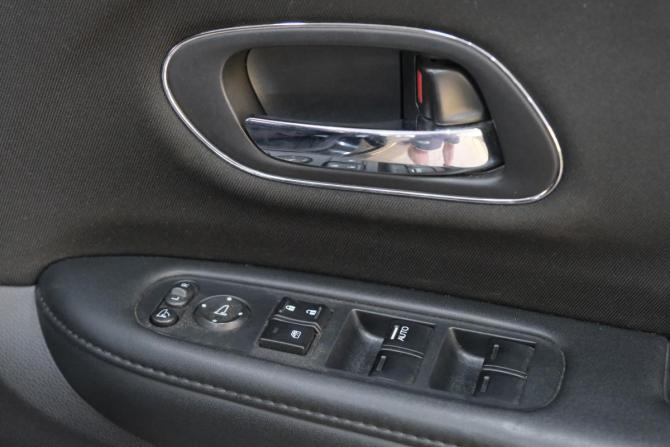 Honda Vezel I с пробегом 2014 года, цена 1 569 000 рублей, 215000 км, внедорожник, Автокод Объявления