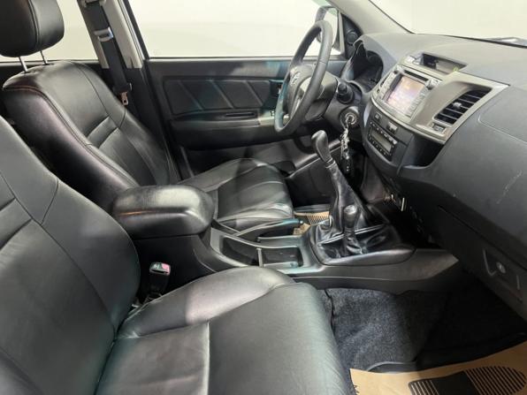 Toyota Hilux VII Рестайлинг с пробегом 2014 года, цена 2 365 000 рублей, 231247 км, offers.body_type.unknown, Автокод Объявления
