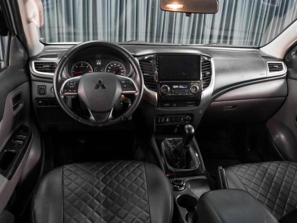 Mitsubishi L200 V с пробегом 2015 года, цена 1 749 000 рублей, 272623 км, offers.body_type.unknown, Автокод Объявления