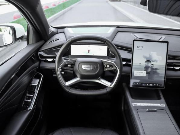 Geely Preface I с пробегом 2024 года, цена 2 739 000 рублей, 31298 км, седан, Автокод Объявления
