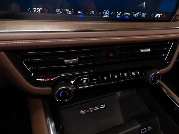 Chevrolet Tahoe V Рестайлинг с пробегом 2025 года, цена 14 550 000 рублей, 51 км, внедорожник, Автокод Объявления