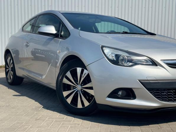 Opel Astra J Рестайлинг с пробегом 2012 года, цена 975 000 рублей, 115000 км, хэтчбек, Автокод Объявления