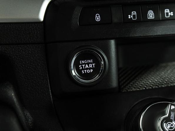 Peugeot Traveller I с пробегом 2019 года, цена 2 499 700 рублей, 212215 км, минивэн, Автокод Объявления