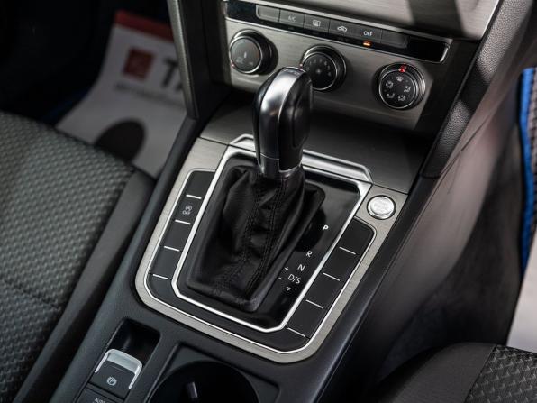 Volkswagen Passat B8 с пробегом 2015 года, цена 1 420 000 рублей, 138299 км, универсал, Автокод Объявления
