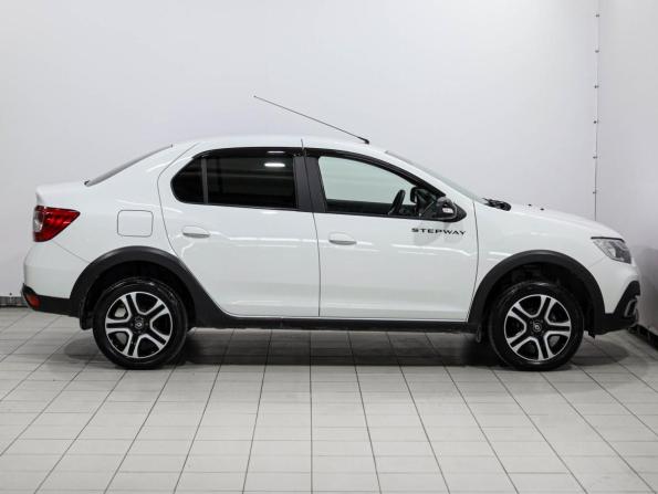 Renault Logan II Рестайлинг с пробегом 2022 года, цена 1 269 000 рублей, 96575 км, седан, Автокод Объявления