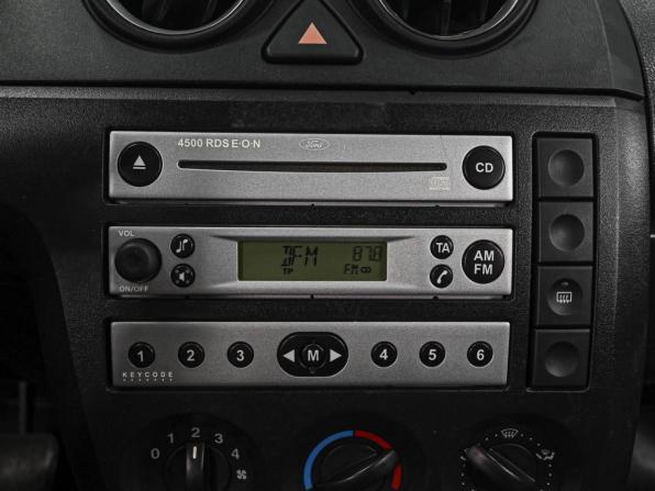 Ford Fiesta Mk5 с пробегом 2005 года, цена 290 000 рублей, 218373 км, хэтчбек, Автокод Объявления