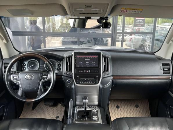 Toyota Land Cruiser 200 Series Рестайлинг 2 с пробегом 2019 года, цена 6 399 000 рублей, 180132 км, внедорожник, Автокод Объявления