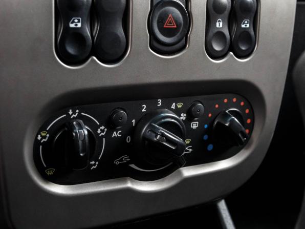 Renault Logan I Рестайлинг с пробегом 2012 года, цена 540 000 рублей, 98242 км, седан, Автокод Объявления