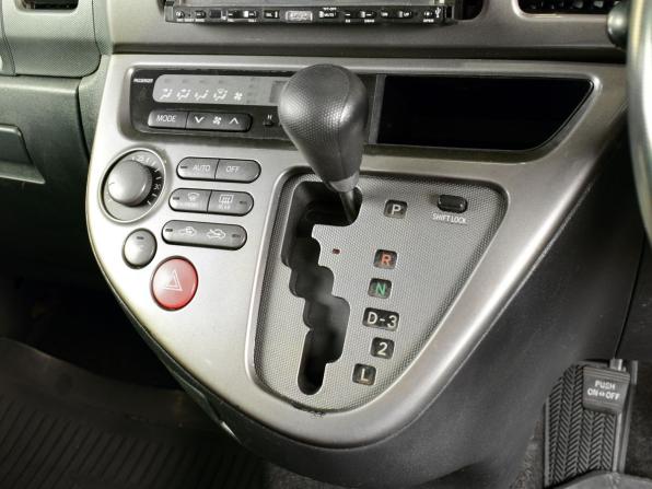 Toyota Wish I с пробегом 2004 года, цена 809 999 рублей, 25229 км, компактвэн, Автокод Объявления
