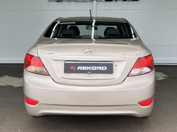 Hyundai Solaris I с пробегом 2013 года, цена 820 000 рублей, 150926 км, седан, Автокод Объявления