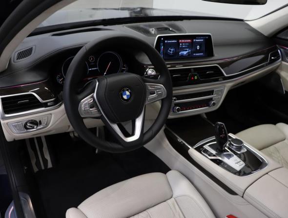 BMW 7 серии VI (G11/G12) с пробегом 2015 года, цена 3 390 000 рублей, 108663 км, седан, Автокод Объявления