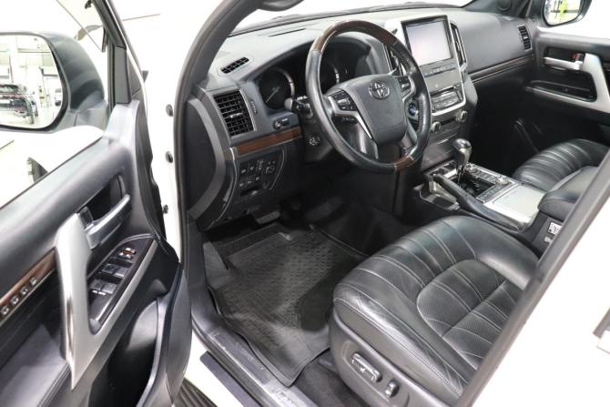 Toyota Land Cruiser 200 Series Рестайлинг 2 с пробегом 2019 года, цена 7 370 000 рублей, 220610 км, внедорожник, Автокод Объявления