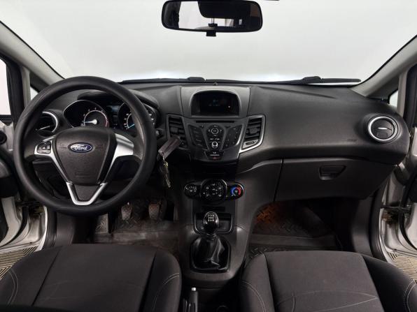 Ford Fiesta Mk6 Рестайлинг с пробегом 2018 года, цена 985 000 рублей, 102108 км, седан, Автокод Объявления