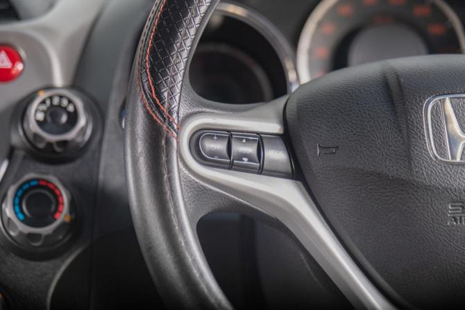 Honda Fit II с пробегом 2012 года, цена 899 000 рублей, 140000 км, хэтчбек, Автокод Объявления