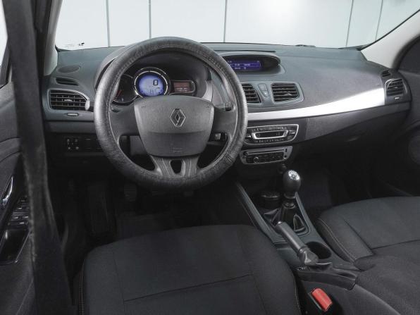 Renault Megane III Рестайлинг с пробегом 2013 года, цена 820 000 рублей, 31128 км, хэтчбек, Автокод Объявления