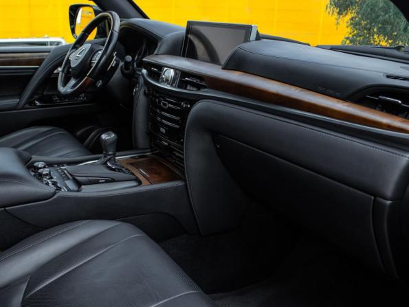 Lexus LX III Рестайлинг 2 с пробегом 2017 года, цена 8 598 000 рублей, 87222 км, внедорожник, Автокод Объявления
