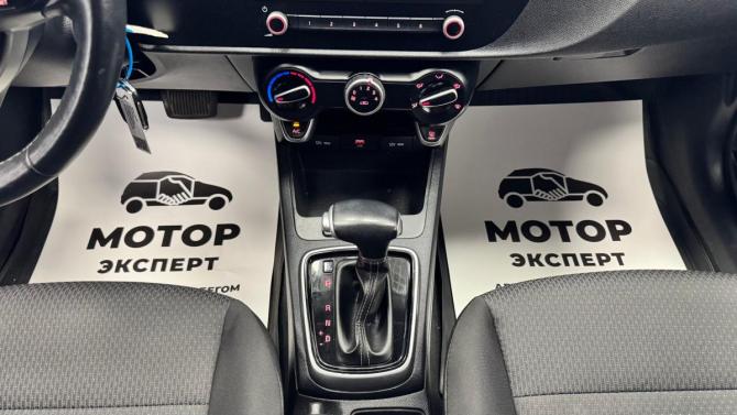 Kia Rio IV Рестайлинг с пробегом 2021 года, цена 1 785 000 рублей, 71520 км, хэтчбек, Автокод Объявления