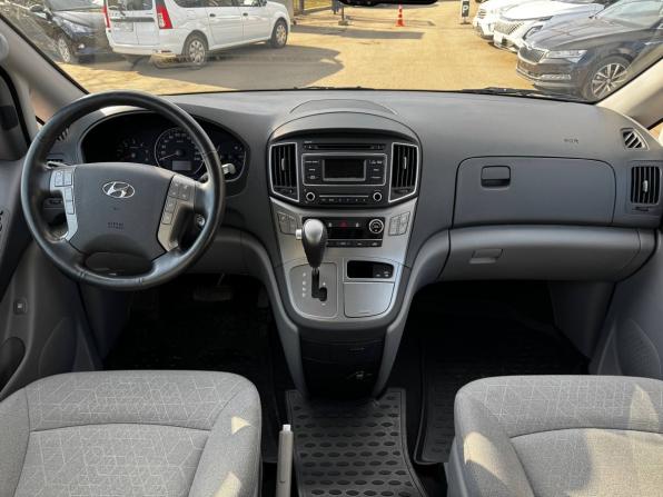 Hyundai H-1 II Рестайлинг 2 с пробегом 2020 года, цена 3 450 000 рублей, 63978 км, минивэн, Автокод Объявления