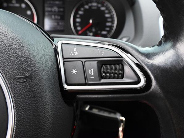 Audi Q3 I (8U) Рестайлинг с пробегом 2016 года, цена 2 275 000 рублей, 133250 км, внедорожник, Автокод Объявления