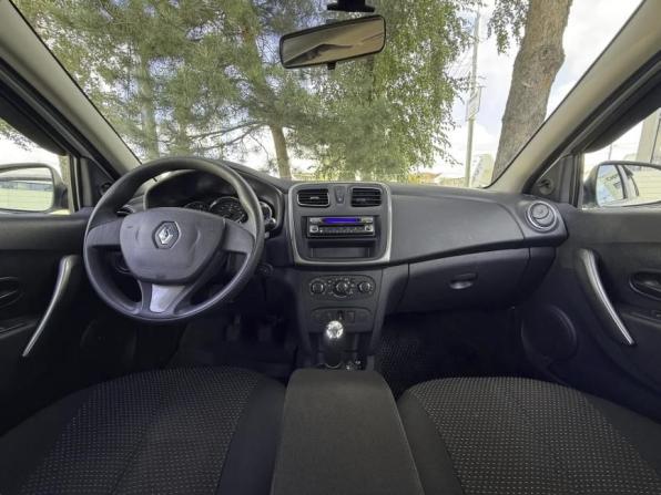 Renault Logan II с пробегом 2018 года, цена 899 000 рублей, 44800 км, седан, Автокод Объявления