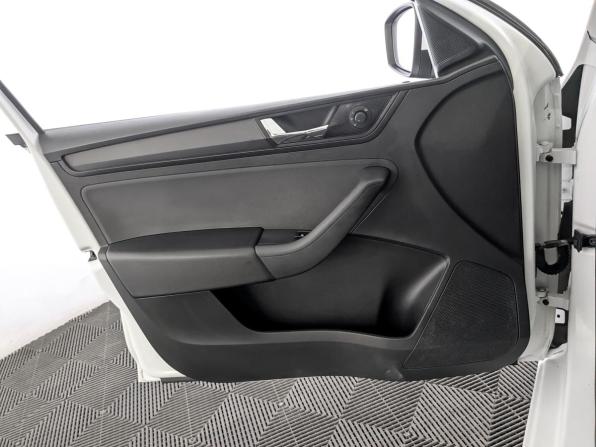 Skoda Rapid I Рестайлинг с пробегом 2019 года, цена 860 000 рублей, 167505 км, лифтбек, Автокод Объявления