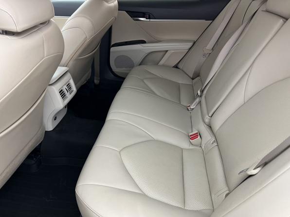 Toyota Camry VIII (XV70) Рестайлинг с пробегом 2023 года, цена 3 300 000 рублей, 44850 км, седан, Автокод Объявления