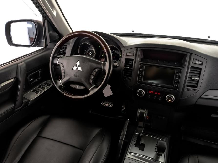 Mitsubishi Pajero IV Рестайлинг 1 Москва  - изображение 28