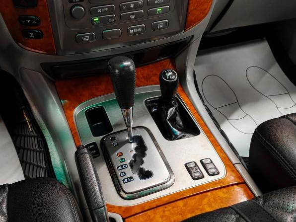 Toyota Land Cruiser 100 Series Рестайлинг 2 с пробегом 2006 года, цена 1 550 000 рублей, 333050 км, внедорожник, Автокод Объявления