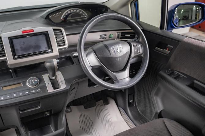 Honda Freed I Рестайлинг с пробегом 2012 года, цена 1 099 000 рублей, 97000 км, компактвэн, Автокод Объявления