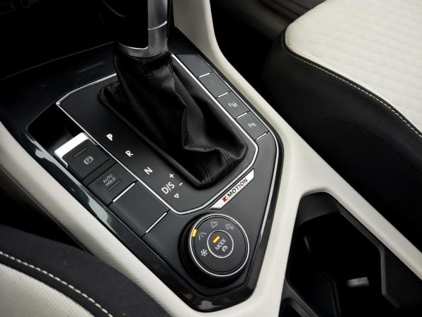 Volkswagen Tiguan II с пробегом 2018 года, цена 2 140 000 рублей, 183054 км, внедорожник, Автокод Объявления