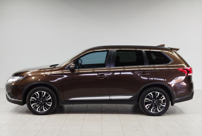 Mitsubishi Outlander III Рестайлинг 3 с пробегом 2021 года, цена 1 900 000 рублей, 169416 км, внедорожник, Автокод Объявления