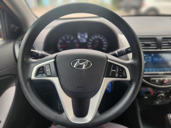Hyundai Solaris I Рестайлинг с пробегом 2016 года, цена 1 090 000 рублей, 121000 км, седан, Автокод Объявления