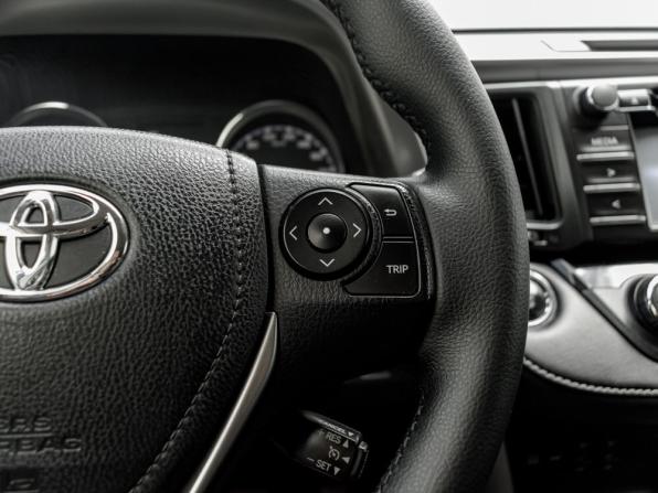 Toyota RAV4 IV (XA40) Рестайлинг с пробегом 2016 года, цена 2 240 000 рублей, 90392 км, внедорожник, Автокод Объявления