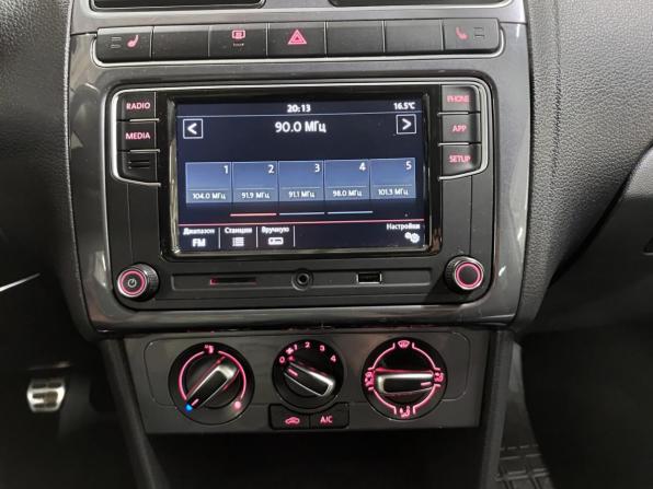 Volkswagen Polo V Рестайлинг с пробегом 2018 года, цена 1 041 000 рублей, 150424 км, седан, Автокод Объявления