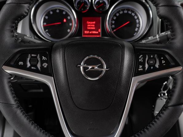 Opel Astra J Рестайлинг с пробегом 2013 года, цена 850 000 рублей, 193140 км, седан, Автокод Объявления
