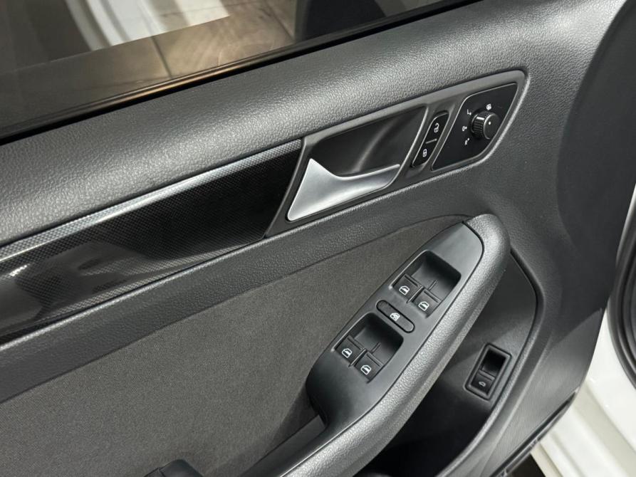Volkswagen Jetta VI Красноярск  - изображение 15