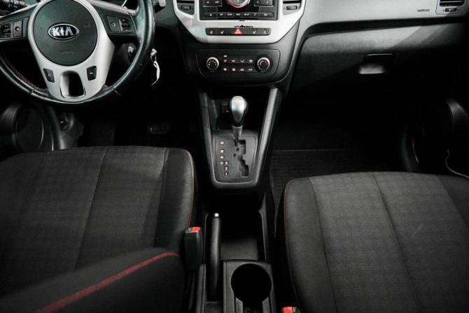 Kia Venga I Рестайлинг с пробегом 2015 года, цена 837 000 рублей, 170000 км, минивэн, Автокод Объявления