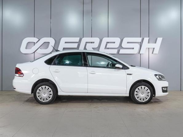 Volkswagen Polo V Рестайлинг с пробегом 2018 года, цена 1 339 000 рублей, 106350 км, седан, Автокод Объявления