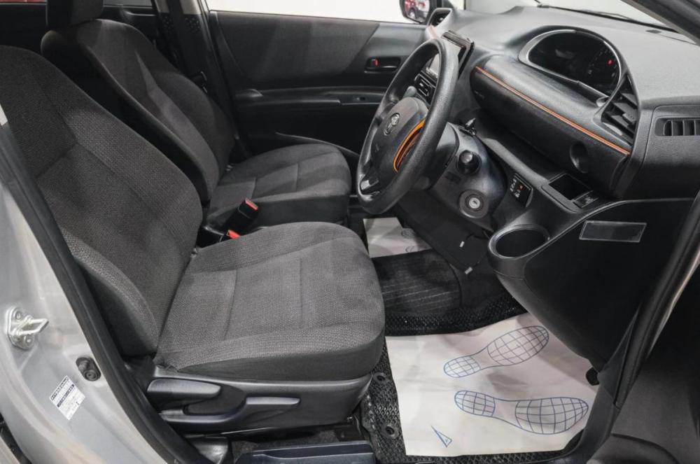 Toyota Sienta I Рестайлинг 1 Новокузнецк  - изображение 12