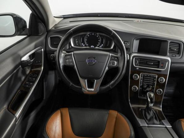 Volvo V60 Cross Country I с пробегом 2015 года, цена 1 949 000 рублей, 197115 км, универсал, Автокод Объявления