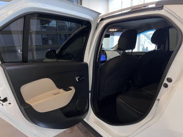 Renault Logan II Рестайлинг с пробегом 2019 года, цена 1 040 000 рублей, 131895 км, седан, Автокод Объявления