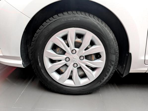 Hyundai Solaris II Рестайлинг с пробегом 2022 года, цена 1 665 000 рублей, 68204 км, седан, Автокод Объявления